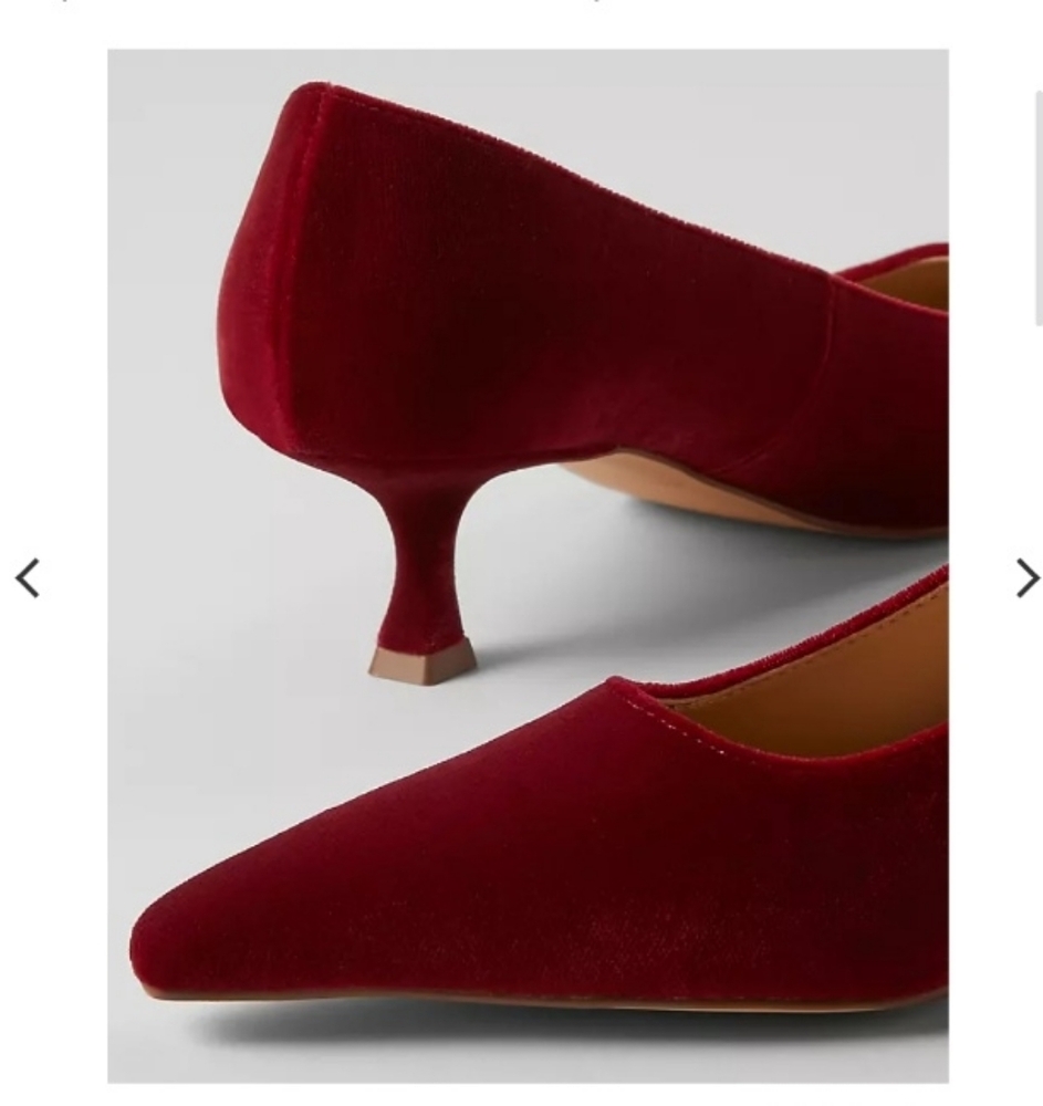 Nip Toe Kitten Heel Velvet Pump